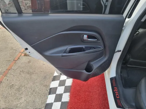 Kia Rio UB EX 1.4 AT