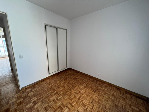 Imagen 5 de 24 de Departamento 4 Ambientes Al Frente Con Balcón Corrido Y Baulera