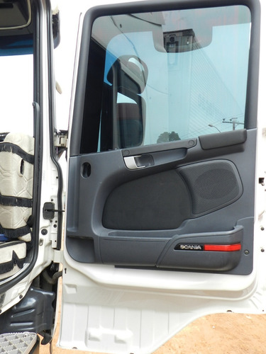 Imagem 6 de 15 de R 440 6x2 2014 Highline Automático Impecável