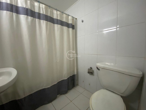 Casa En Venta De 5 Dorm. En Lo Barnechea