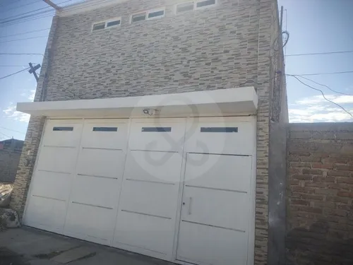 Casa En Venta En La Piedrera
