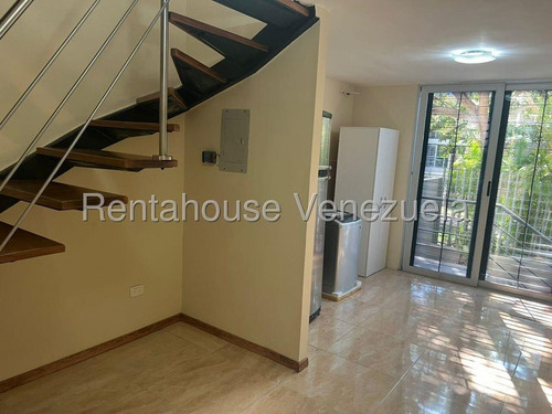 Dennymar, Alquila Bello Y Amplio Twonhouse, Al Este De La Ciudad, Brindándote La Oportunidad De Vivir Con Tu Familia En Ambientes Seguros Y Lleno De Comodidades Semi/amoblado B56986 Contáctame B