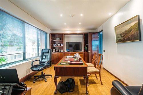 Imagen 2 de 20 de Edificio De Oficinas En Venta En Santiago Para Inversionista