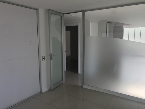 2 Niveles + Estac. Av. Padre Hurtado Nte. / Hualtatas