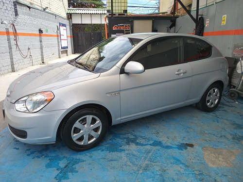 Hyundai Accent Web