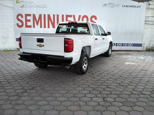 Imagen 6 de 8 de Chevrolet Silverado 2017 5.3 V8 2500 Ls Cabina Extendida 4x2