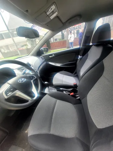 Hyundai Accent 1.6 Gl At 2012