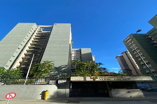 Apto En Venta En Urb. El Cigarral 146 M2