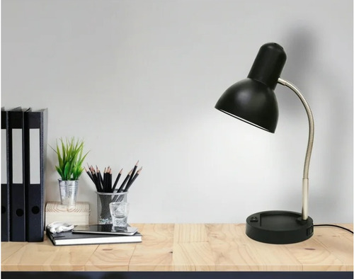 Lampara De Escritorio Led Frexible Con Tomacorriente *sk
