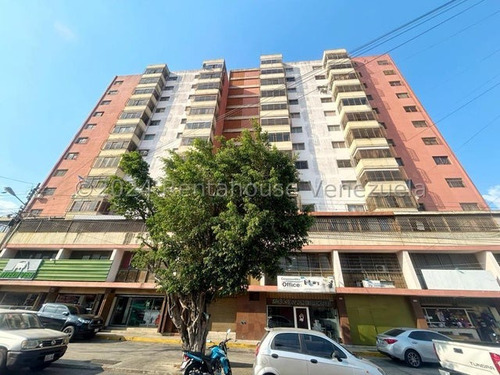 Rafael Gamarra Vende Espacioso Apartamento Con Una Excelente Ubicacion En Zona Centro De La Ciudad, Cercano A Colegios, Clinicas,comercios,comoda Cocina, 3 Espaciosas Habitaciones, 2 Baños, Tanque Cil