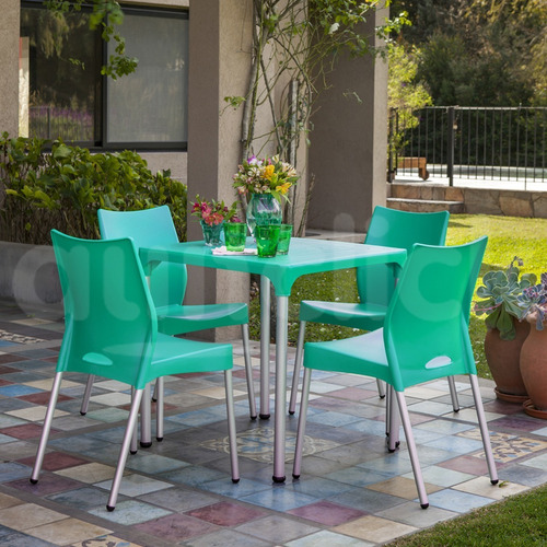 Combo Jardín: 2 Sillas Plásticas Apilables Diseño Malba Y 1 Mesa Lupe - Patas De Caño Pintadas En Color Aluminio - Rossi
