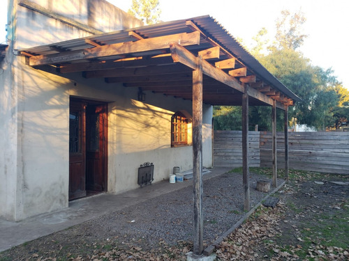 Venta De Casa De Descanso En Veronica Punta Indio