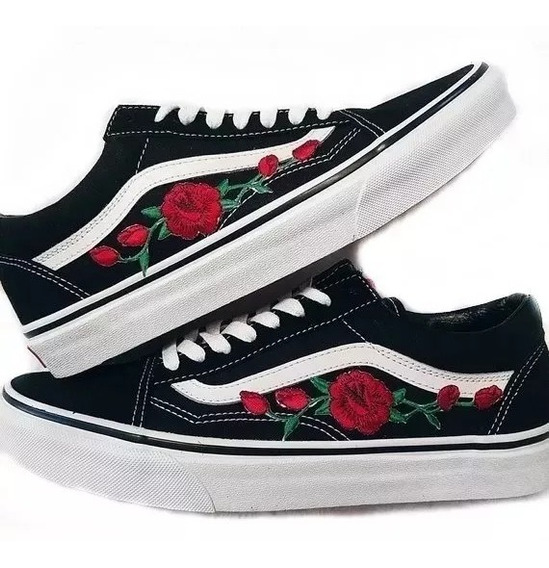 tenis vans flor vermelha