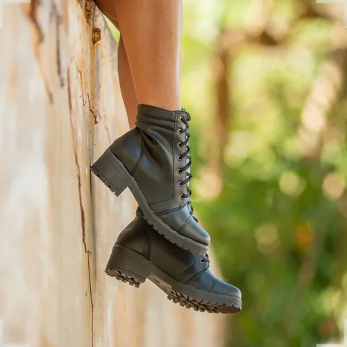 Bota coturno cheap salto baixo