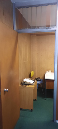 Oficina Ubicada En Calle Santiago Del Estero Nº 366, Superficie Cubierta De 18 M², Piso 9, Vista Al Este