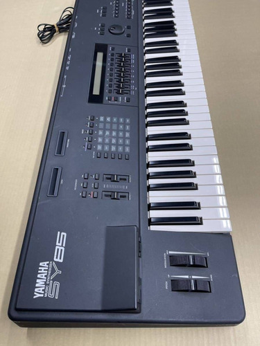 Yamaha Sy85 Synthesizer Keyboard