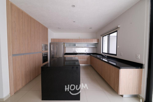 Casa En Senderos De Monte Verde, Tlajomulco De Zúñiga Con 3 Recámaras, 162 M², Id: 87017