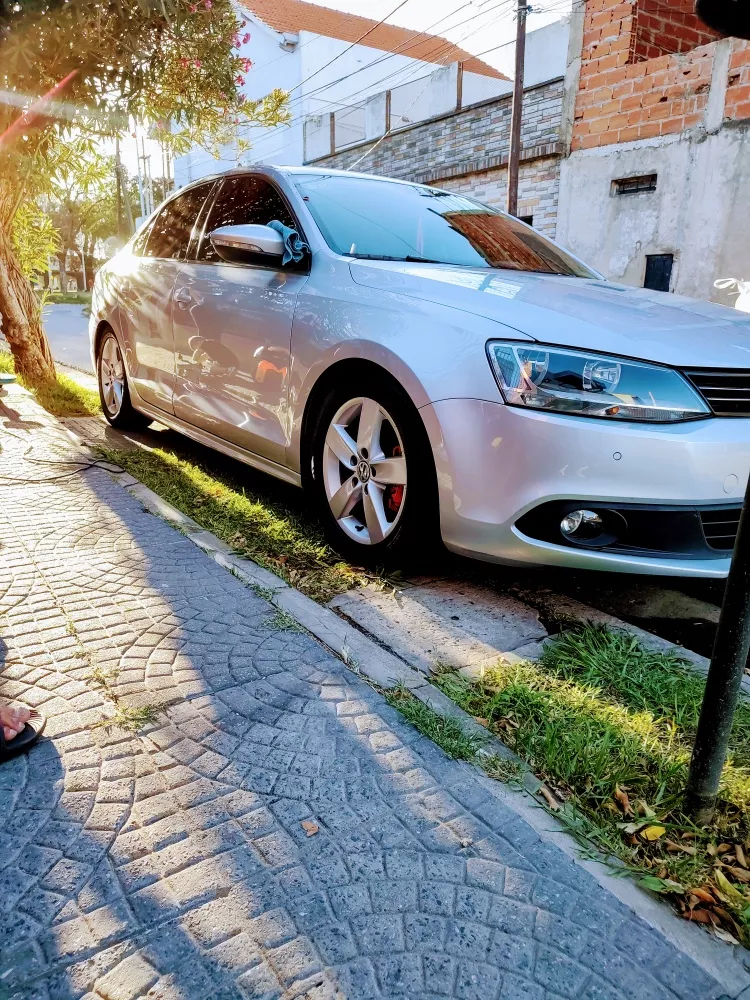 Volkswagen Vento 2.5 Luxury 170cv