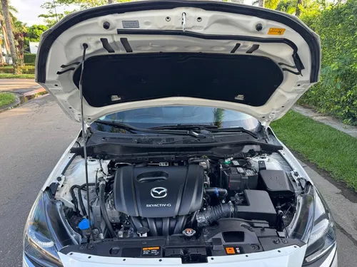 Mazda 2 Touring 1.5 At