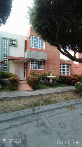 Casa En Venta En Urbanización Araguama Country, Los Samanes 