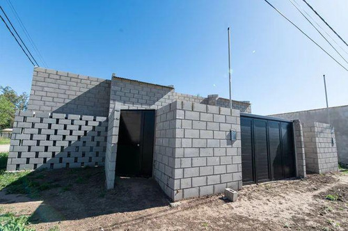 Departamento En Venta - 2 Dormitorios 1 Baño - Cochera - 95mts2 - Venado Tuerto, Santa Fe