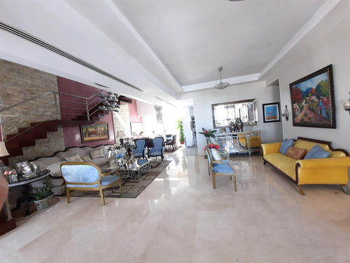 Se Vende Penthouse Con Impresionante Terraza En Piantini