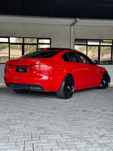 Jaguar XE 2.0 Turbocharged R-Sport Aut.