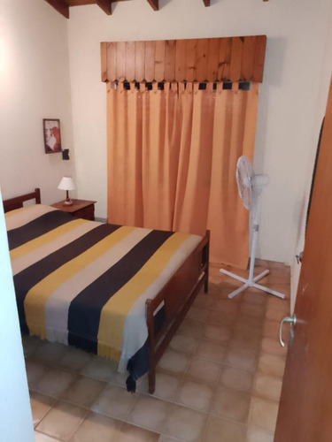 Casa En Venta - 4 Dormitorios 2 Baños - 450mts2 - Mar Del Tuyú