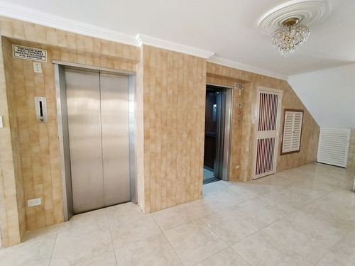 Imagen 2 de 11 de Apartamento Res. La Paz Urb. Las Quintas Naguanagua Foa-2483 Marisol 04244923040