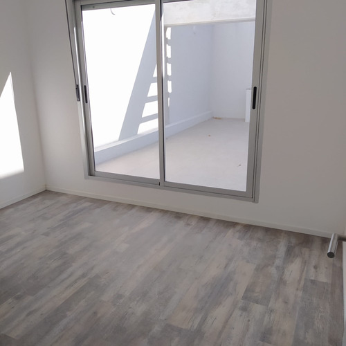 Imagen 5 de 14 de Venta Apartamento 1 Dormitorio Con Patio. Parrillero, Centro