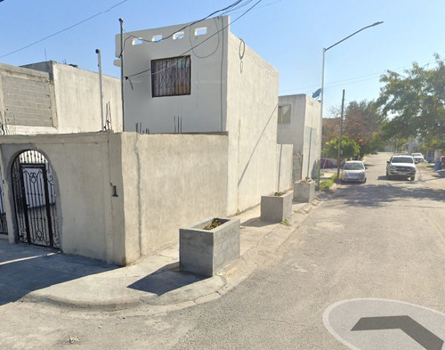 Casa En Alamo 201, Praderas De Cadereyta Sector B, Cadereyta Jiménez/ Recuperación Bancaria-sh05
