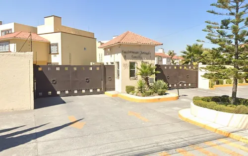 Oportunidad De Inversión - Casa En Fraccionamiento Torrecillas Metepec-crg