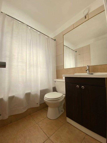 Casa De 2 Pisos Con 3d,3b,150 M2 Totales En Ciudad