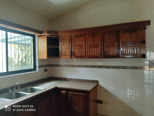 Imagen 7 de 9 de Liac Casa En Venta Trigal Sur Calle Cerrada Penelope Yañez