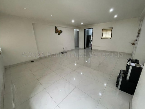 Venta Apartamento El Recreo At24-18143 