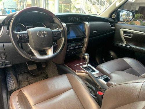 Imagem 13 de 15 de Toyota Hilux Sw4 Srx 4x4 2.8 Tdi 16v Dies Aut 2016