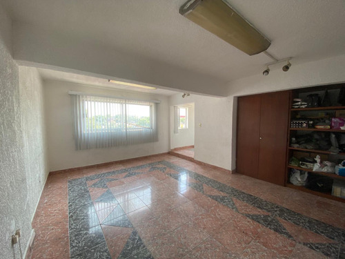 Edificio Con Bodega En Venta En Azcapotzalco.