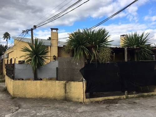 Alquilo Casa De Un Dormitorio Impecable Sobre Avda. Lezica .