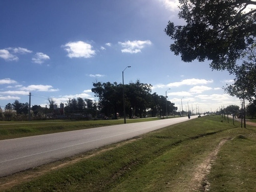 Frente A Ruta 39 Terreno De 16.542 M2 Con Casa De Plancha De 2 Dorm. Próximo A SodiMac, Lindero A Zona Urbana, Ideal Galpones, Locales, Empresas, Divisible.
