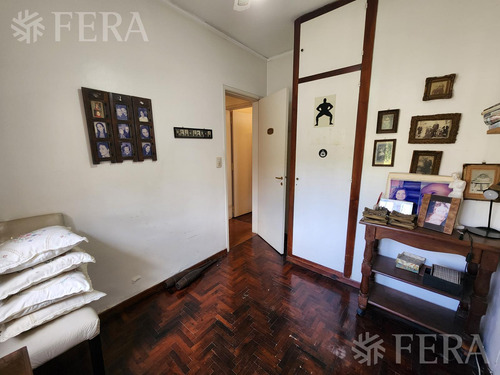 Venta De Casa De 3 Ambientes Con Cochera Y Quincho En Quilmes Oeste
