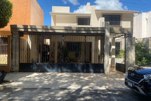 Renta De Cómoda Casa En Jardines De Vista Alegre