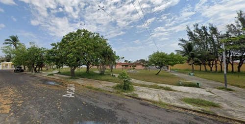 Casa En Venta, Frac. Floresta, Veracruz, Veracruz. 4 Recamaras, 3 Baños, 2 Estacionamientos. ¡¡¡ Remate Bancario !!! -jmjc9
