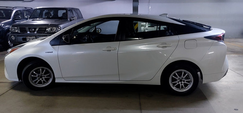 Toyota Prius 2018 Sedán Hibrido 29,500kms