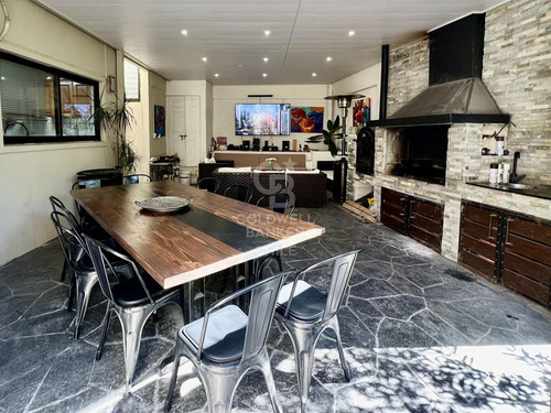 Remodelada Casa En Condominio Fuente De Piedra