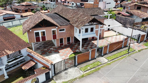 Casa Con Gran Terreno Para Remodelar E Invertir