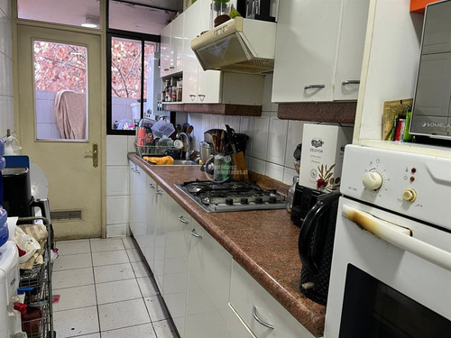2 Dorm. 2 Baños. Estacionamiento Y Bodega En Las Condes