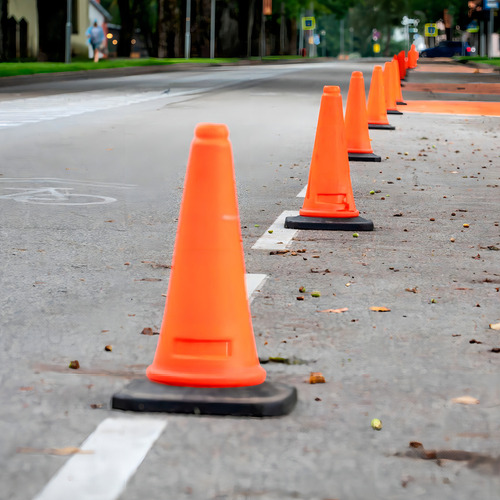 Cono Reflejante Seguridad Vial Pvc Transito Precaucion 45cm Color Naranja