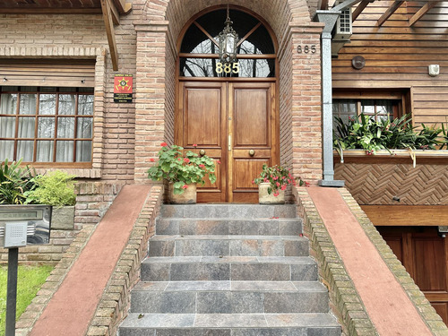 Espectacular Casa En Acassuso De Av. Libertador Al Rio.