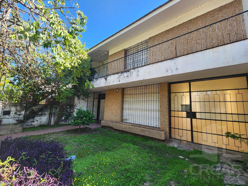 Casa En Bº Junior´s (para Reciclar)