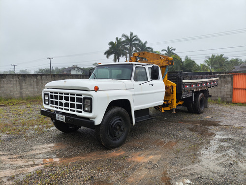 Caminhão Ford F11000, Cabine Dupla, Equipado Com Munck 3.5t